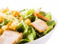 Ensalada César con pollo